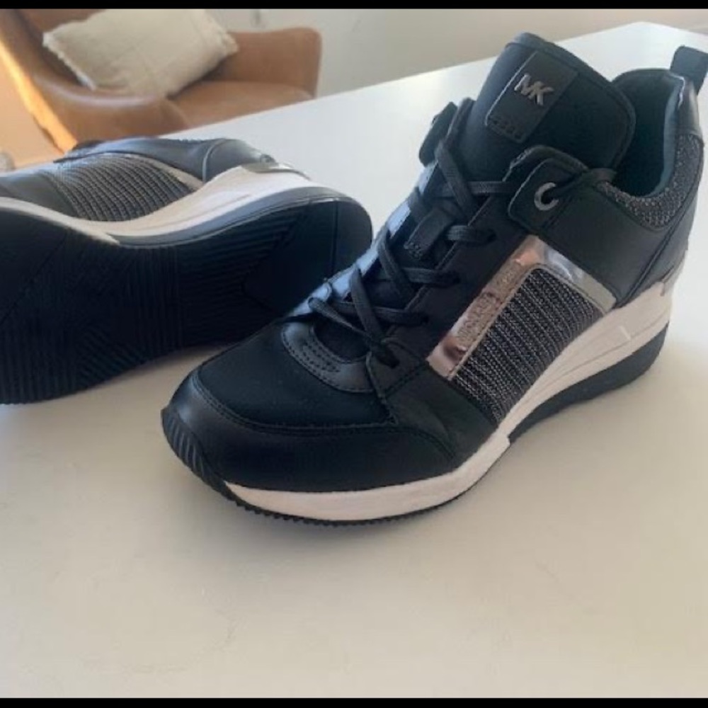 Michael Kors Billie Sneakers 8.5